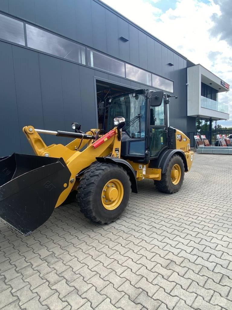 CAT 906 轮式装载机