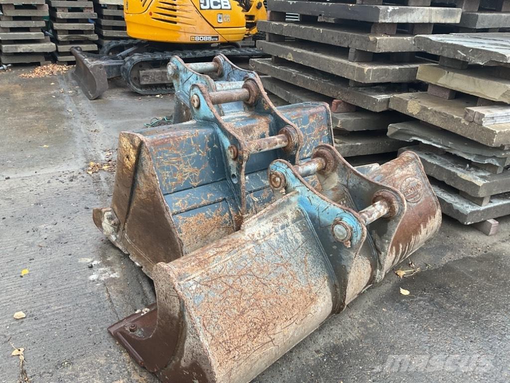 Hyundai HX140 LC 履带挖掘机