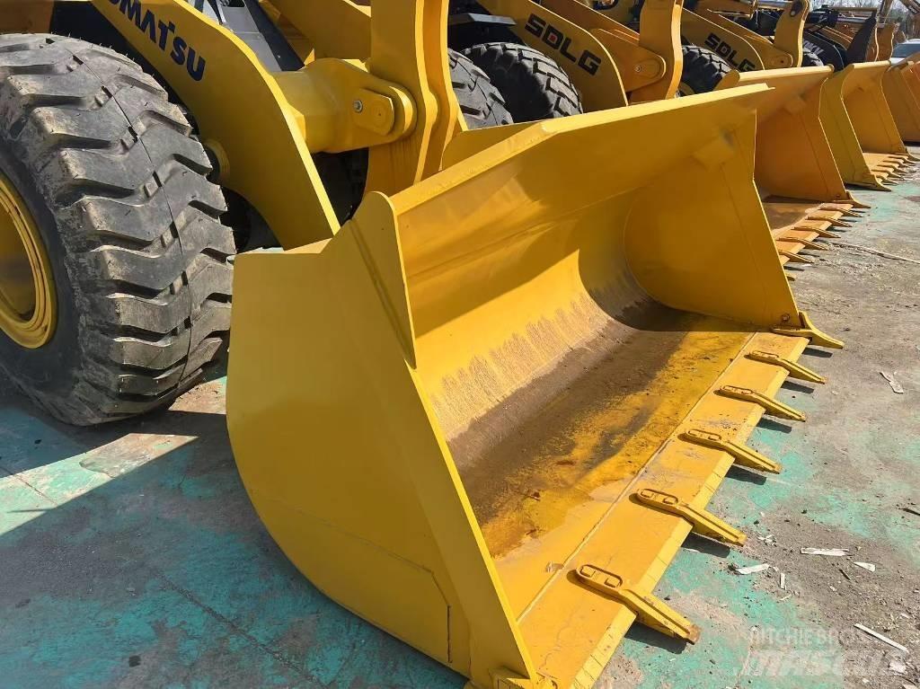 Komatsu WA 380 轮式装载机