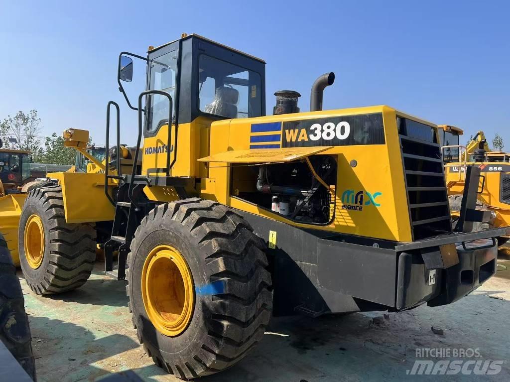 Komatsu WA 380 轮式装载机
