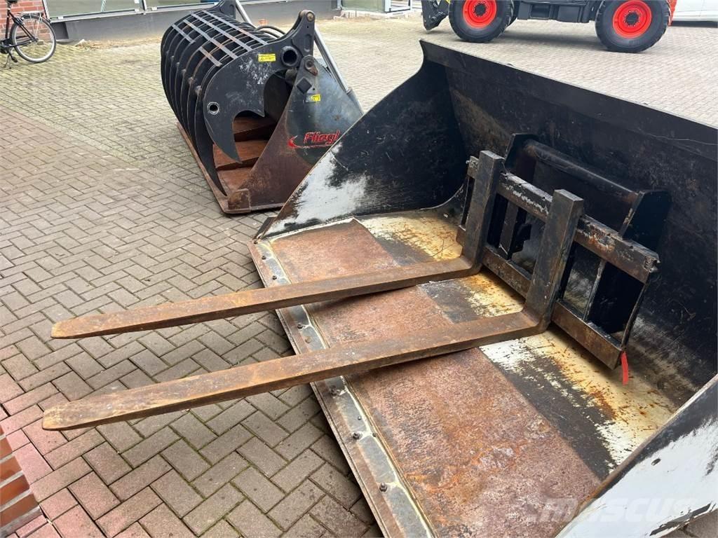 Bobcat Anbaugeräte 伸缩臂叉装车|叉装车