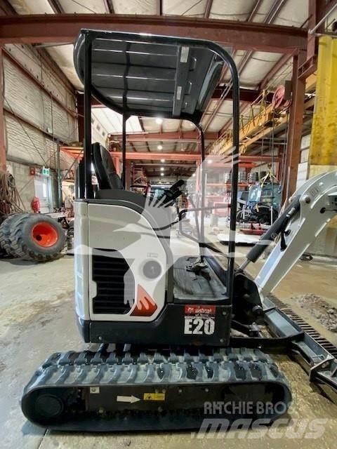 Bobcat E20 小型挖掘机