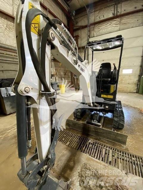 Bobcat E20 小型挖掘机
