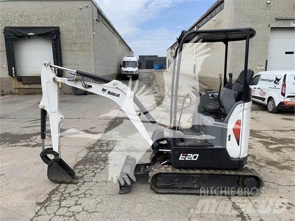 Bobcat E20 小型挖掘机