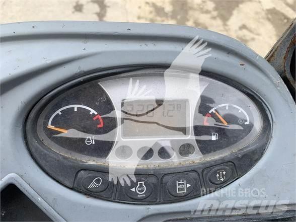 Bobcat E20 小型挖掘机