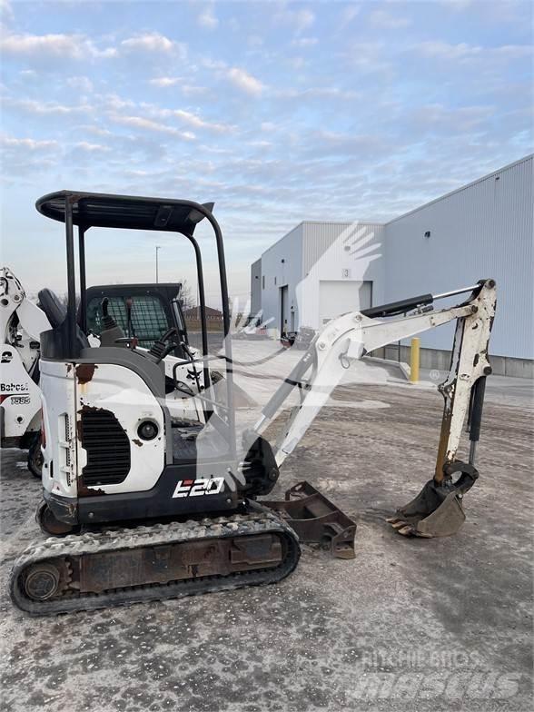 Bobcat E20 小型挖掘机