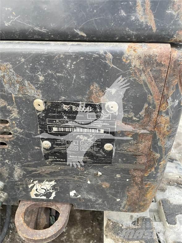 Bobcat E20 小型挖掘机