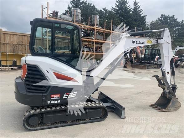 Bobcat E32i 小型挖掘机