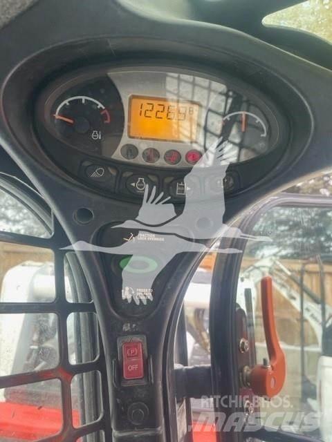 Bobcat S450 滑移装载机