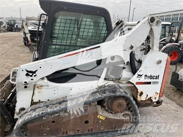 Bobcat T590 滑移装载机