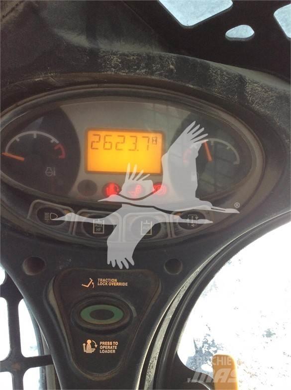 Bobcat T750 滑移装载机