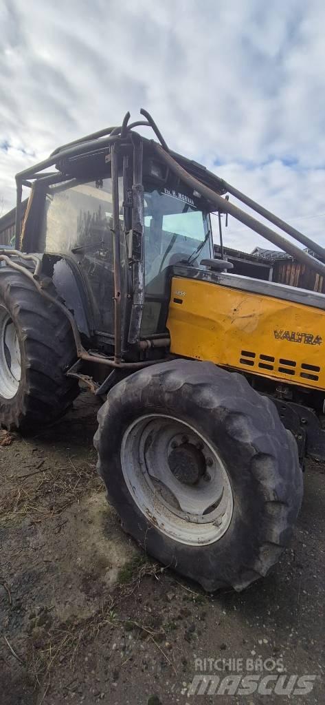 Valtra 6850 拖拉机/农用车