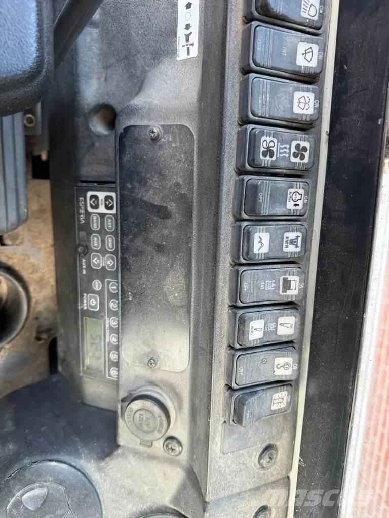 Takeuchi TB230 履带挖掘机