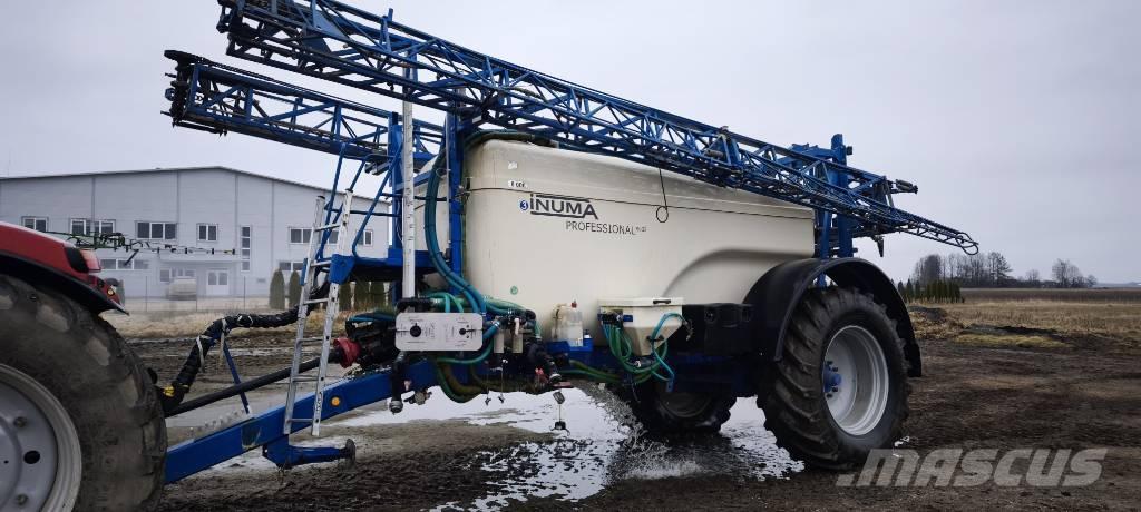 Inuma IAS 8032 牵引式喷雾机