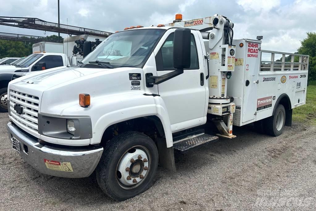 Chevrolet C5500 履带起重机