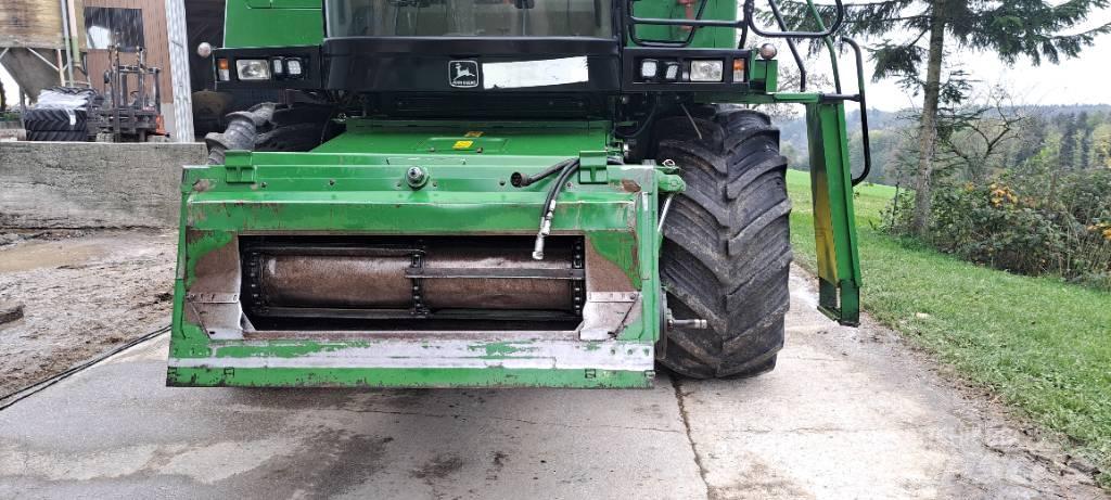 John Deere 2056HM 联合收割机