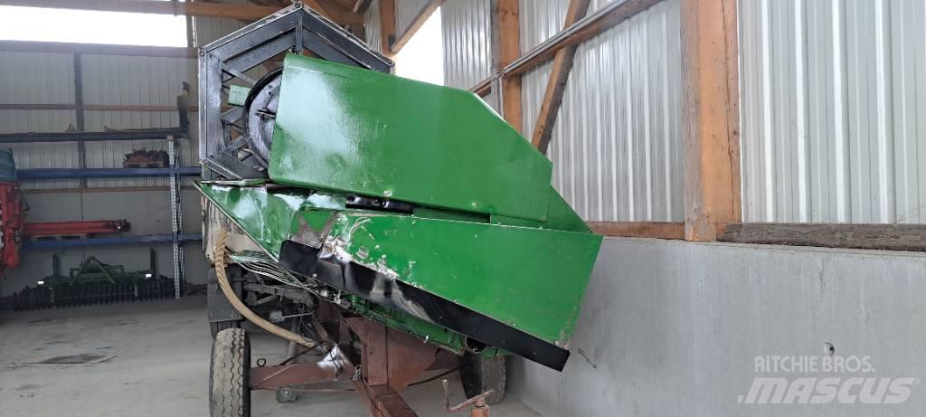 John Deere 2056HM 联合收割机