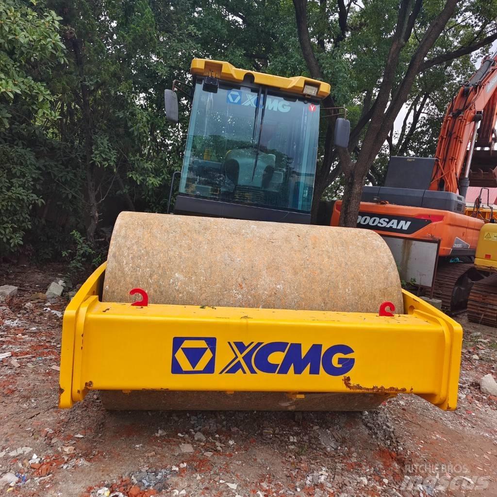 XCMG XS 223 J 单轮压路机