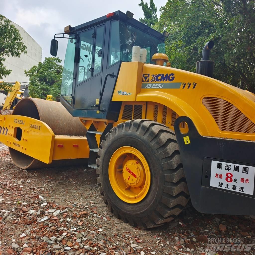 XCMG XS 223 J 单轮压路机