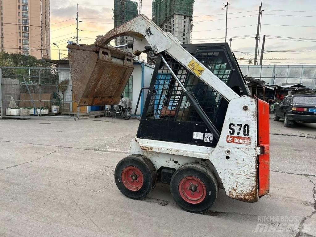 Bobcat S 70 滑移装载机