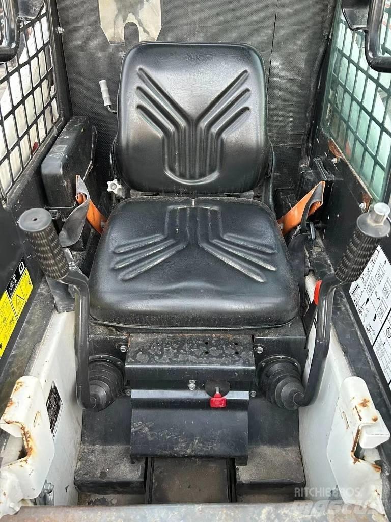 Bobcat S 70 滑移装载机
