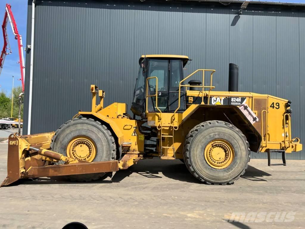 CAT 824H 履带式推土机