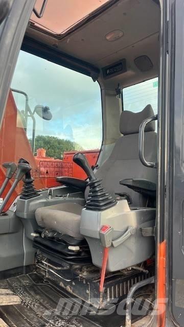 Doosan DX 140 LCR-3 履带挖掘机
