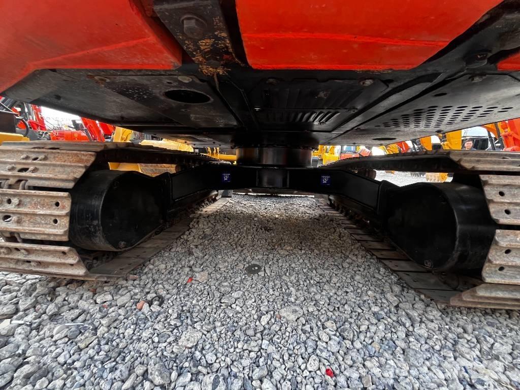 Hitachi ZX 70 中型挖掘机
