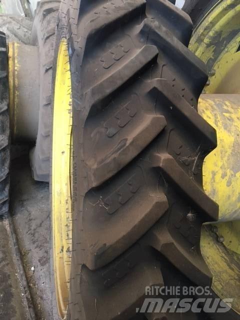 John Deere 6820 轮胎、车轮、轮圈