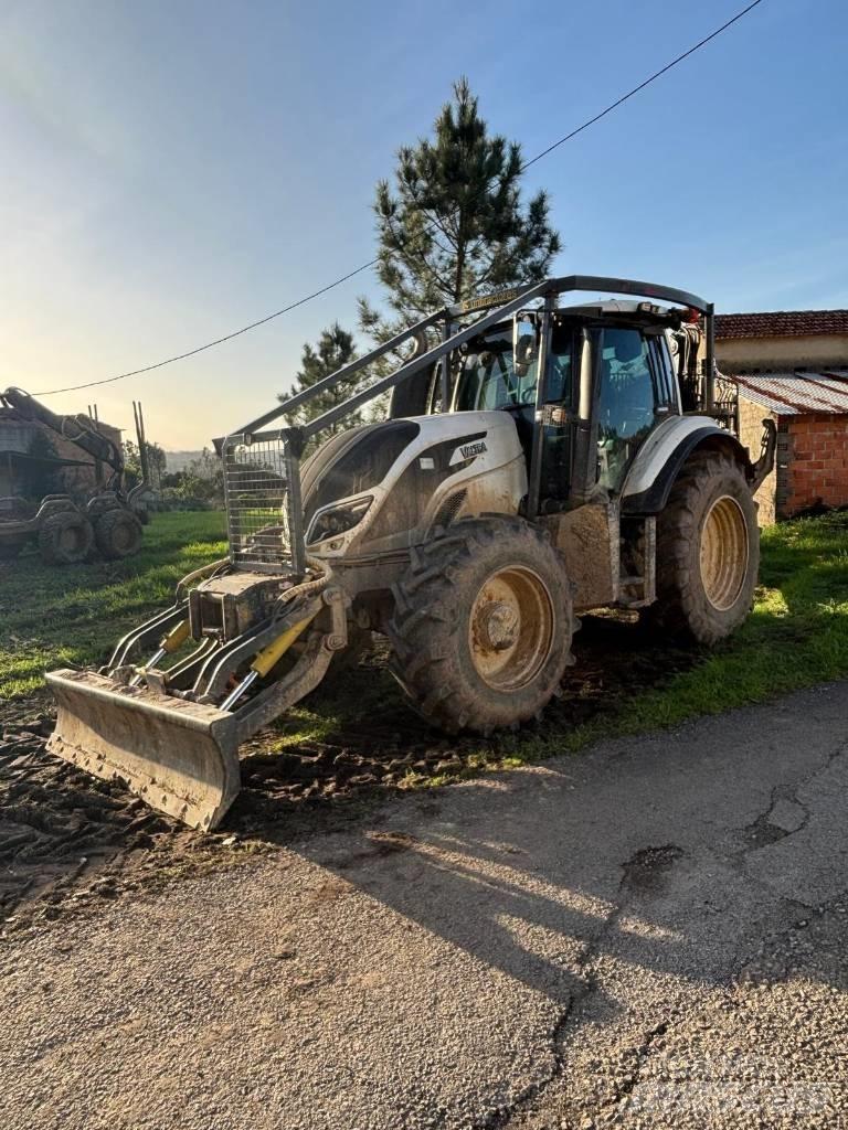 Valtra T 174 集运机