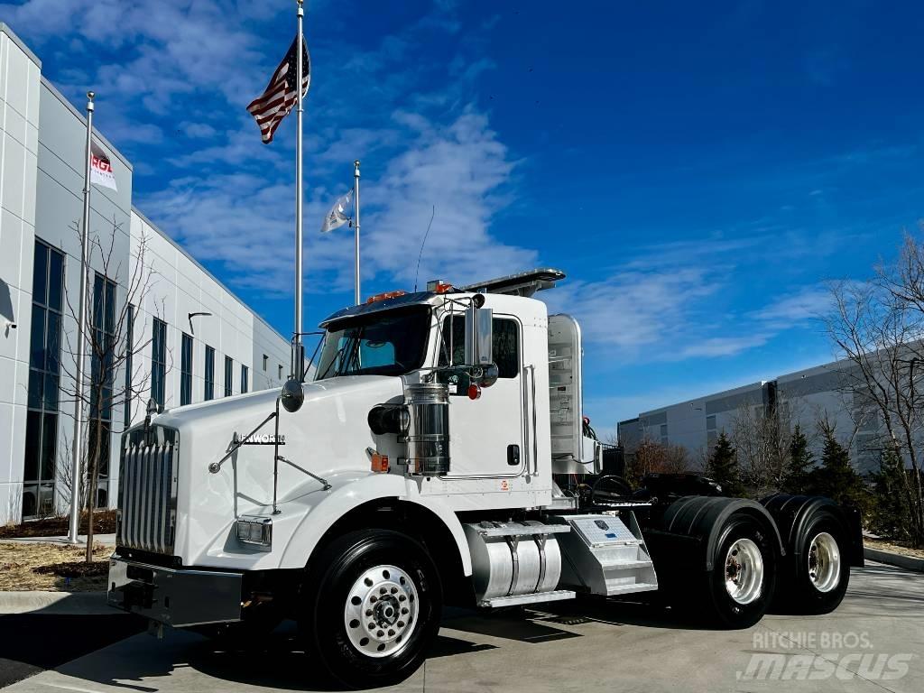 Kenworth T 800 牵引车