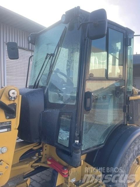 CAT 906 轮式装载机