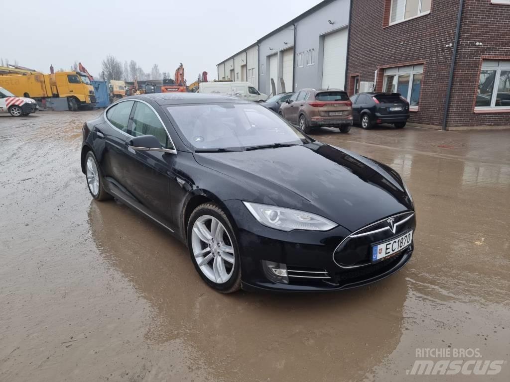 Tesla Model S P85 汽车