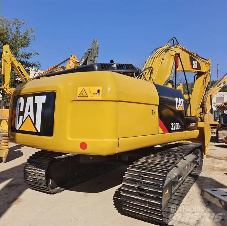 CAT 320 D 2 履带挖掘机