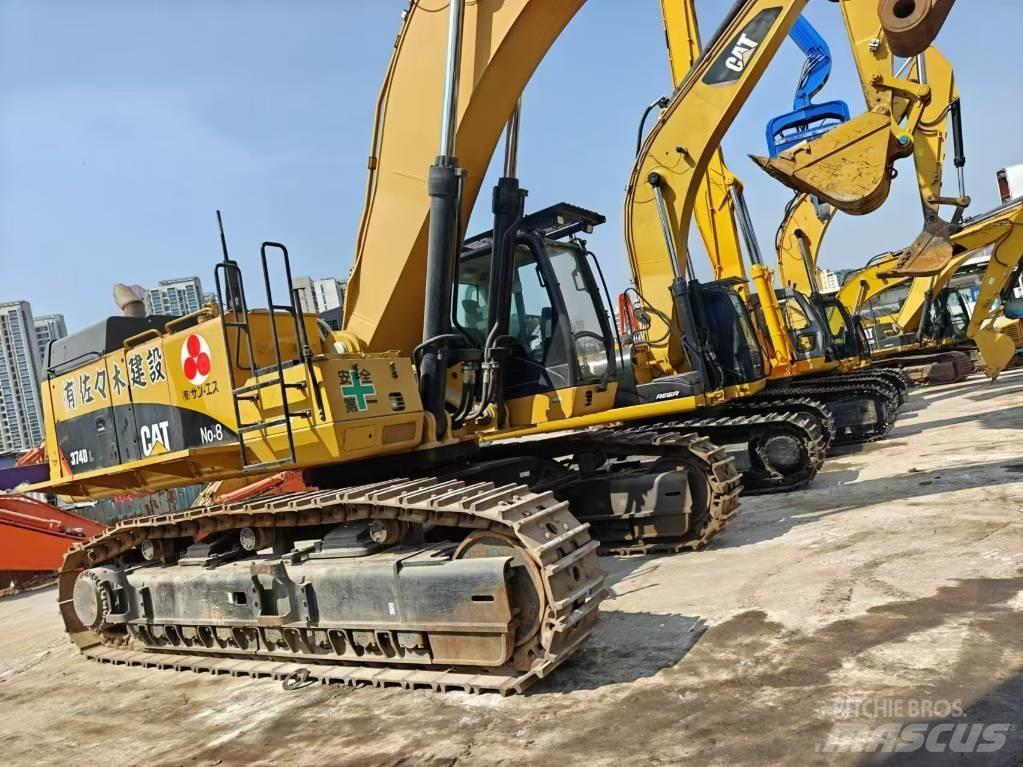 CAT 374 履带挖掘机