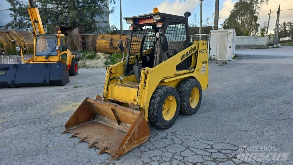 Komatsu SK07J 小型装载机