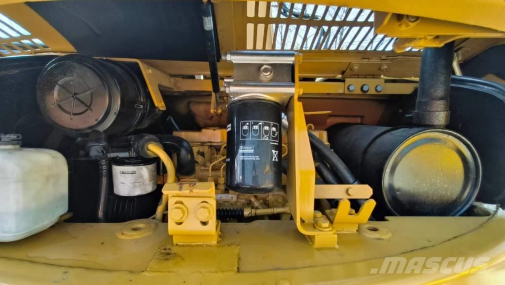 CAT 308 CR 小型挖掘机