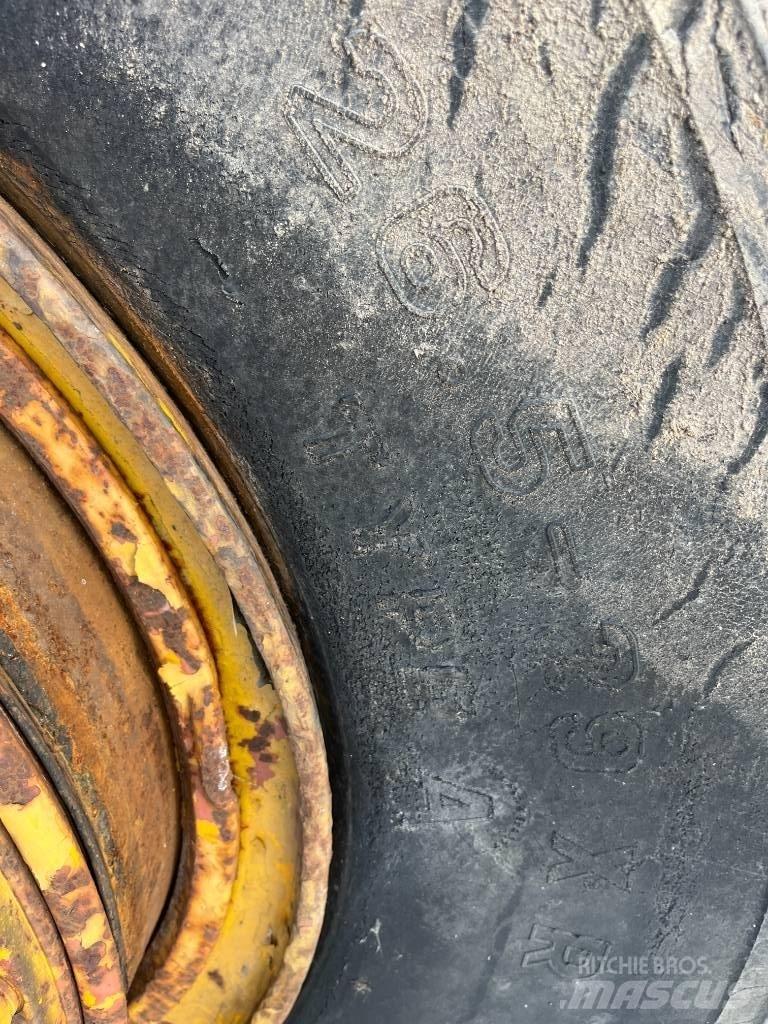 CAT 619 铲运机