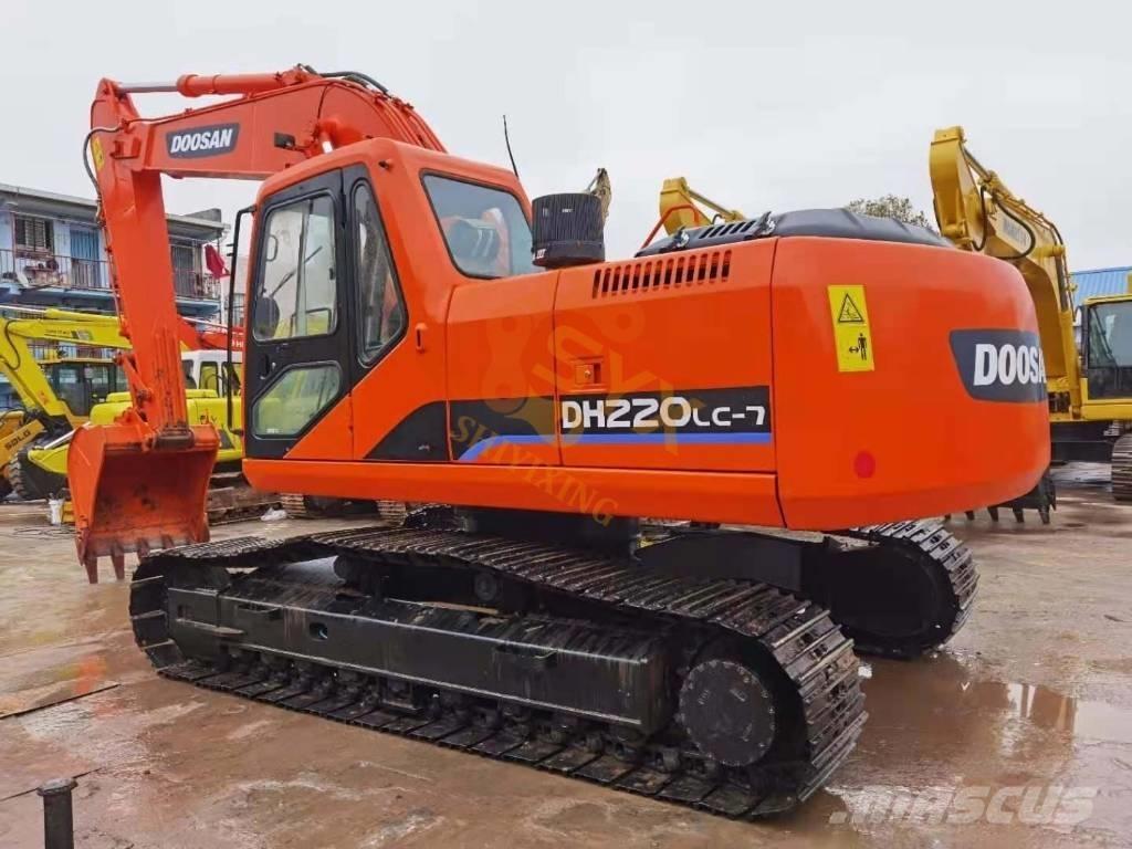 Doosan DX 225 LCA 履带挖掘机