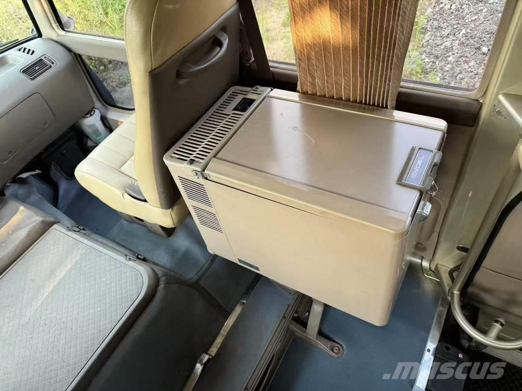 Toyota Coaster Bus 迷你巴士
