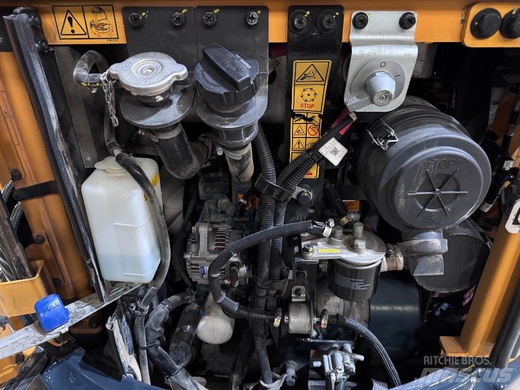 Hyundai R25Z-9 AK 小型挖掘机