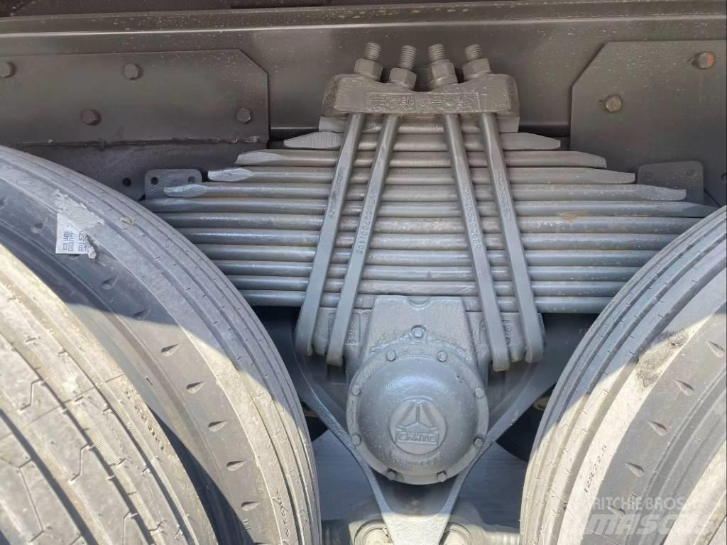 Howo 371 8x4 自卸式货车