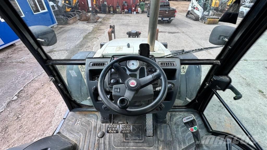 Terex TLB 990 PS 反铲装载机