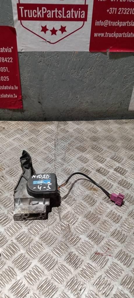 MAN TGA   81259706100 驾驶室与内部