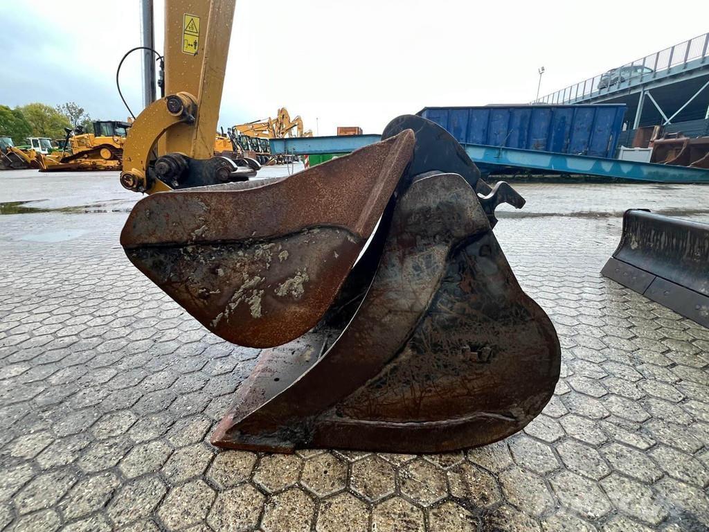 CAT 303.5-07 CR 小型挖掘机