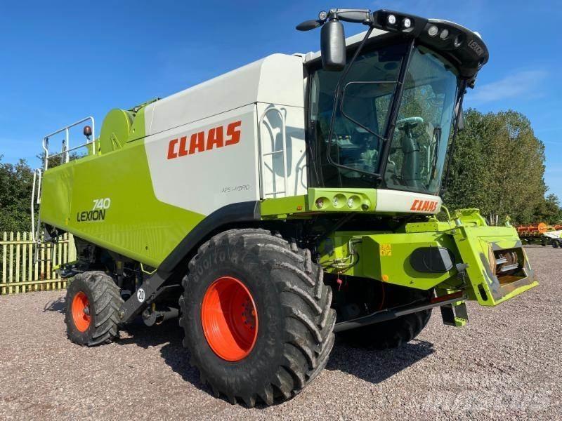 CLAAS LEXION 740 联合收割机