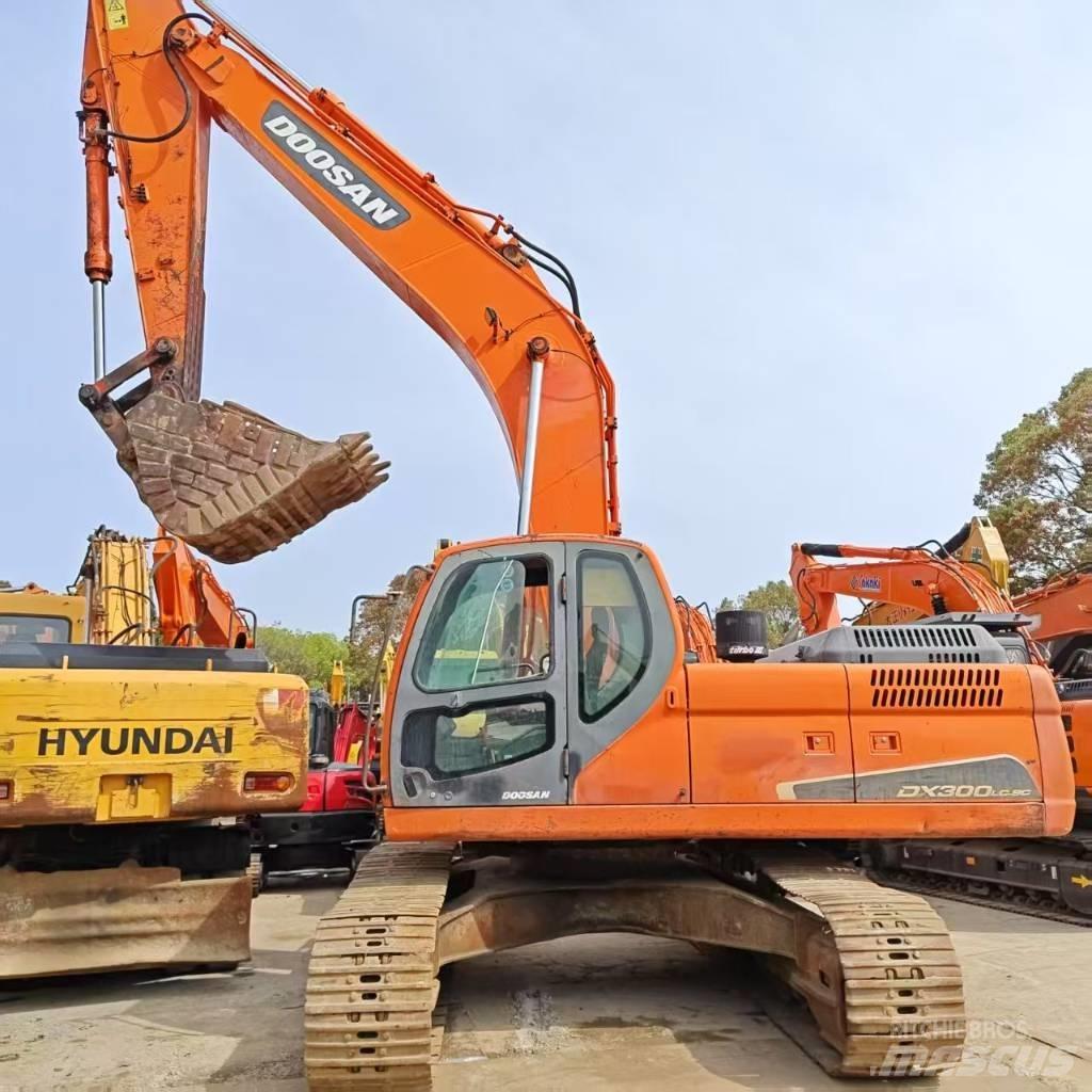 Doosan DX 300 LC 履带挖掘机