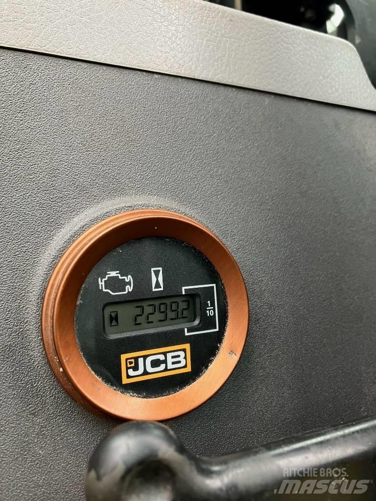 JCB 220X LC 履带挖掘机