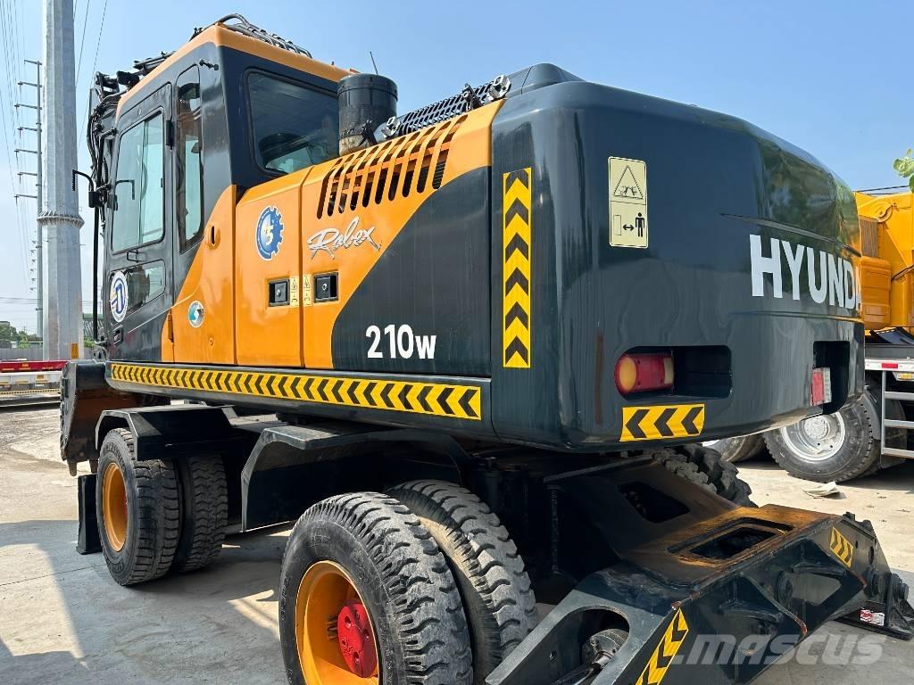 Hyundai 210W-9 轮式挖掘机