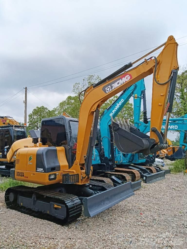 XCMG XE 60 DA 小型挖掘机